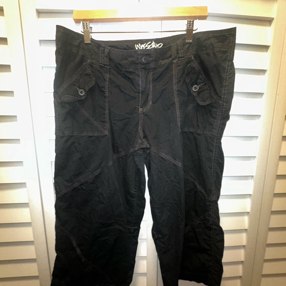 Women’s black adjustable capris